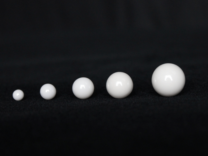 Zirconia grinding balls for planetary ball mills