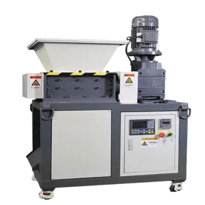 ¿Qué es una trituradora pequeña? Una trituradora industrial compacta para la trituración diaria de residuos sólidos